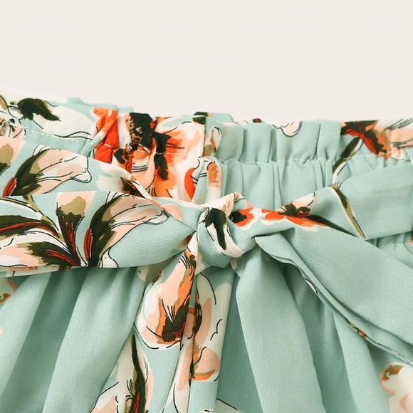 Mint Green Floral Belted Flowy Shorts - Picture 5 of 7